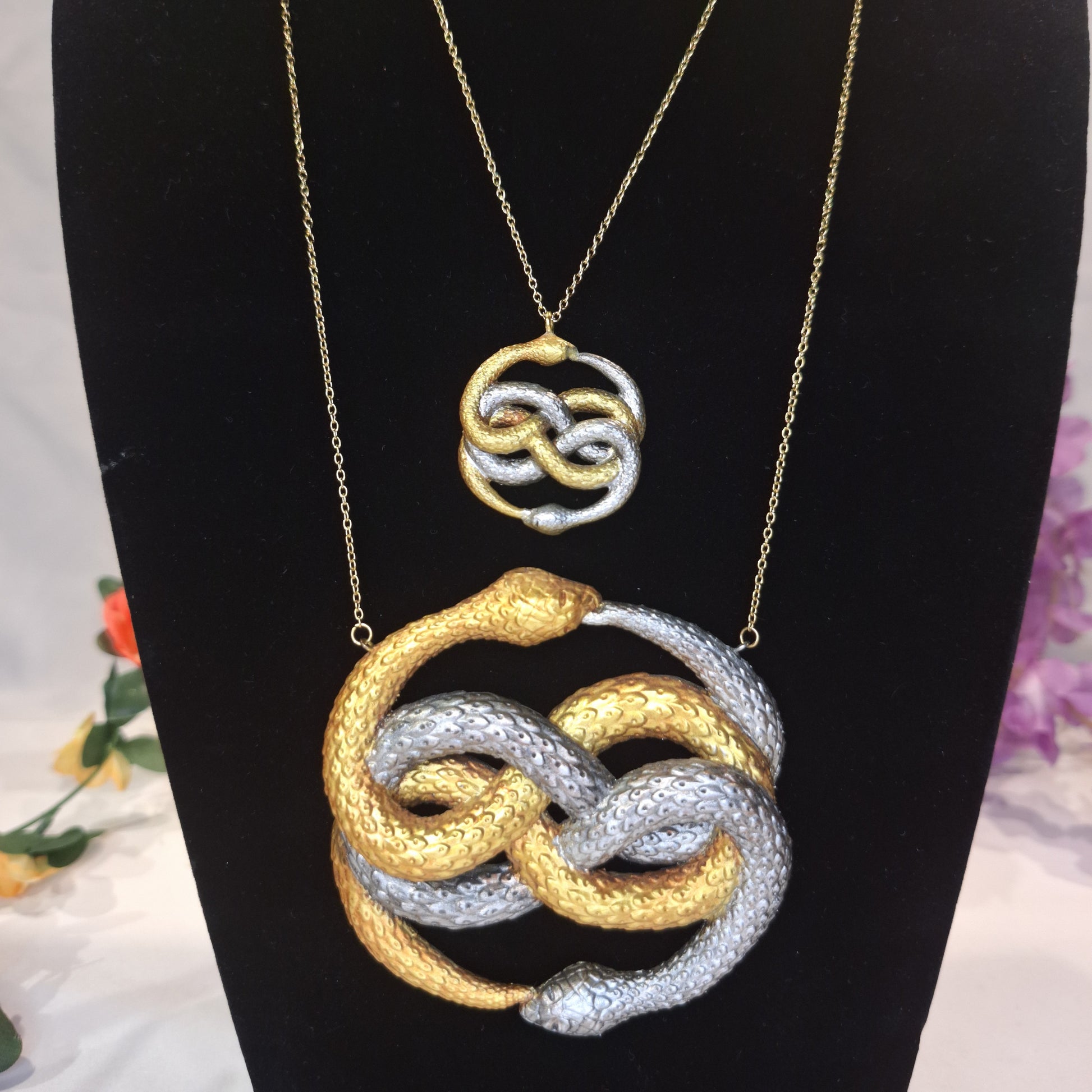 LA STORIA INFINITA Auryn Bracciale Medaglione Atreiu Bastian Snake LA STORIA INFINITA Auryn Bracciale Medaglione Atreiu Bastian Snake