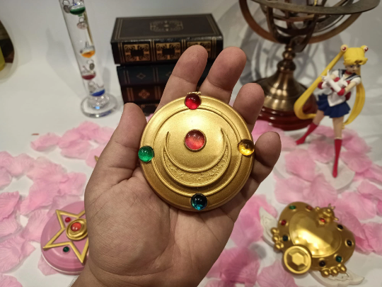 Replica Spilla lunare Henshin Brooch