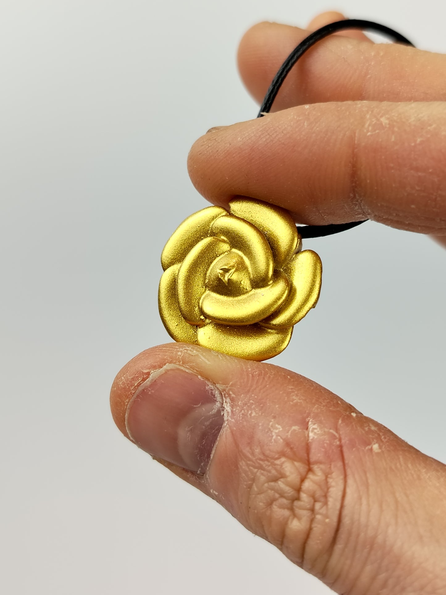 Replica Accessori Yor Forger – Orecchini, Collana e Fermacapelli (Spy x Family)
