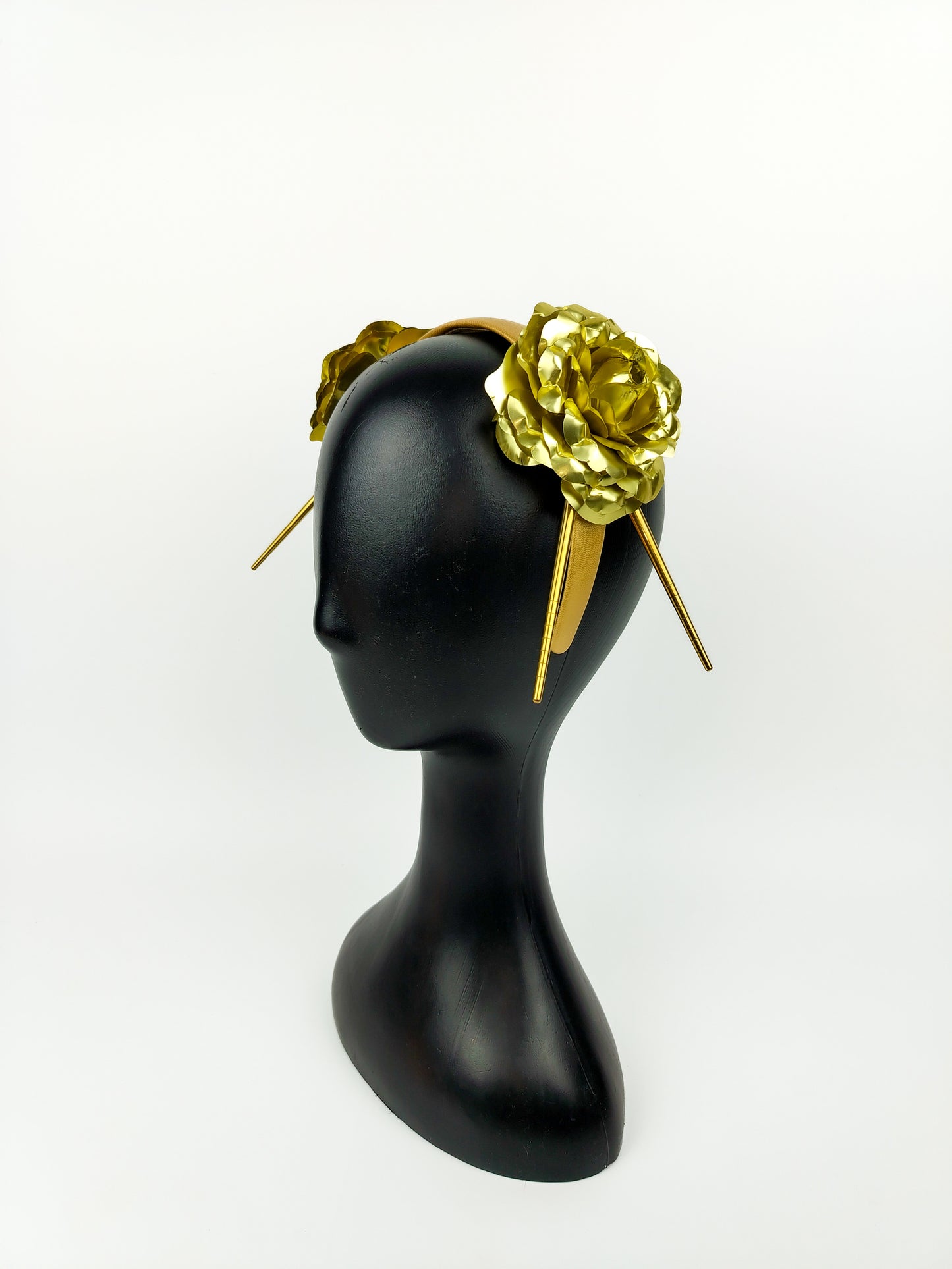 Replica Accessori Yor Forger – Orecchini, Collana e Fermacapelli (Spy x Family)