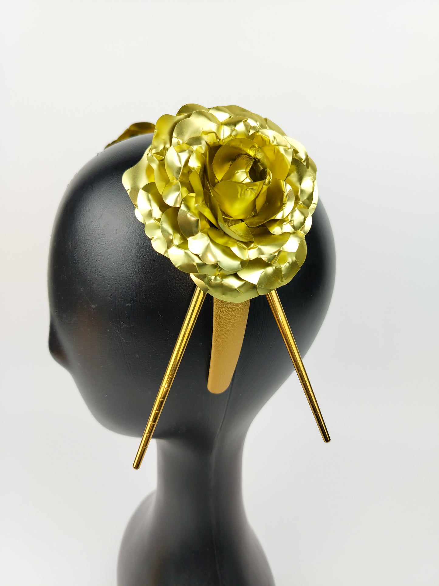Replica Accessori Yor Forger – Orecchini, Collana e Fermacapelli (Spy x Family)