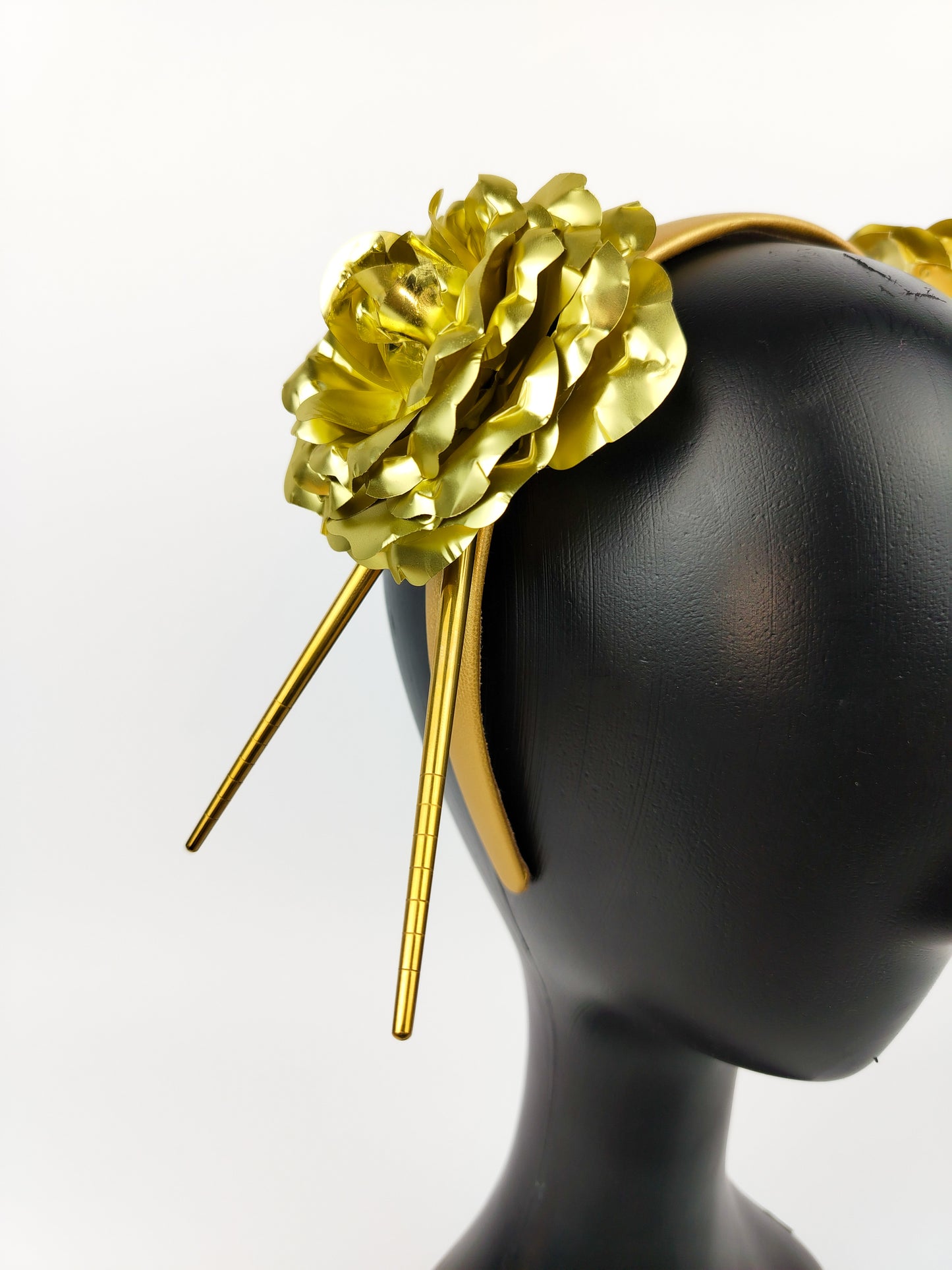 Replica Accessori Yor Forger – Orecchini, Collana e Fermacapelli (Spy x Family)